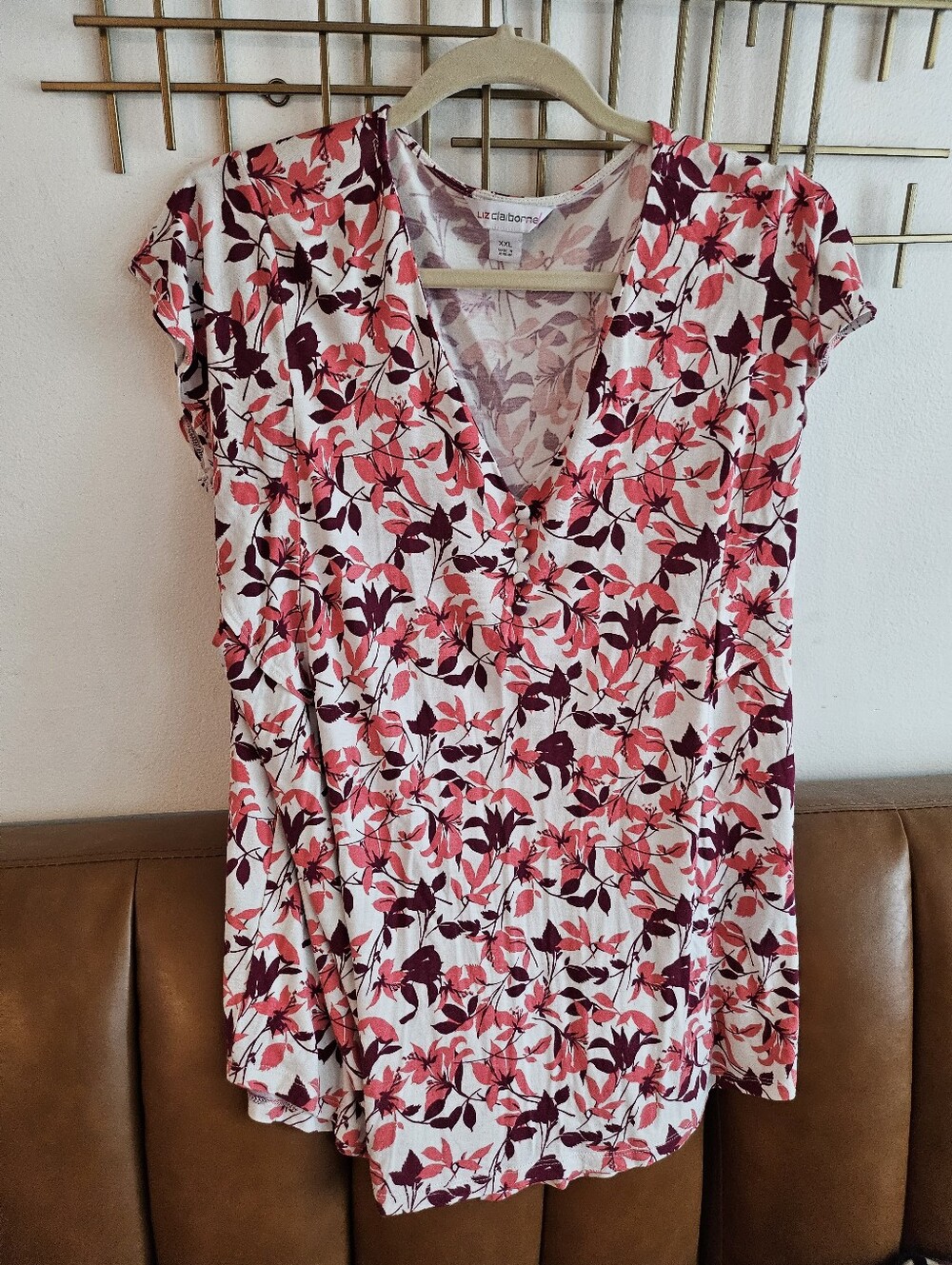 XXL-Liz Claiborne White Floral V-Neck Cap-Sleeve Top with Pink & Burgundy Print